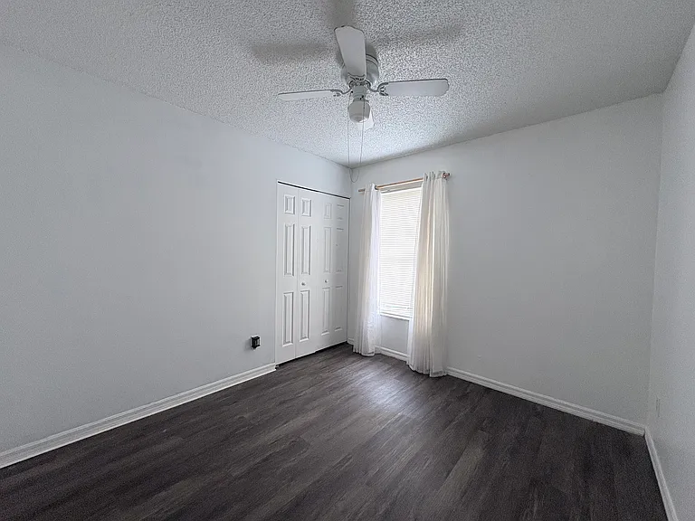 1019 Kelsey Ave — Photo 9