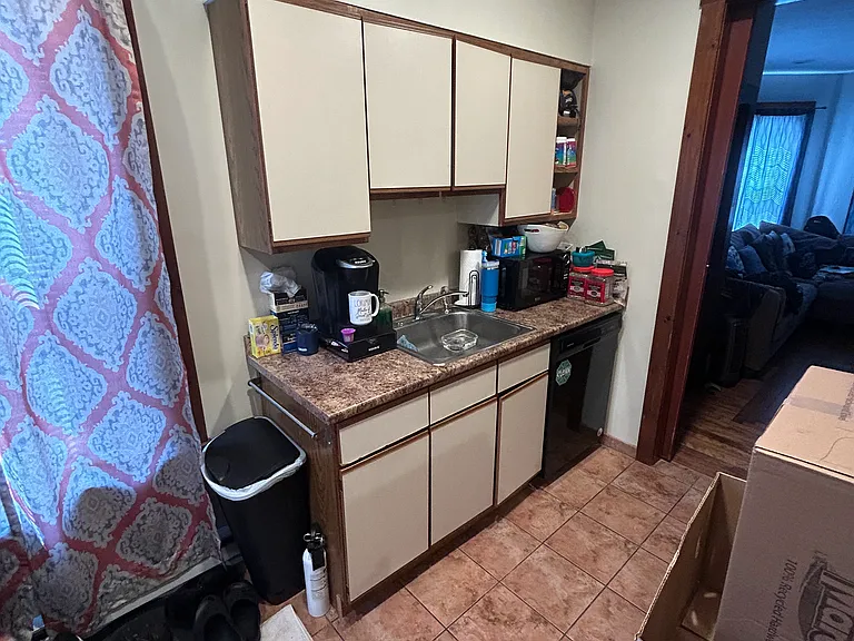 94 Woodland St #1L — Photo 3