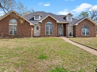 2305 S Williams Ave, Mount Pleasant, TX 75455