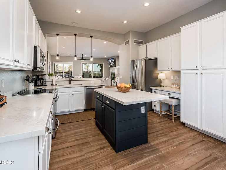 4375 E Lariat Ln — Photo 7