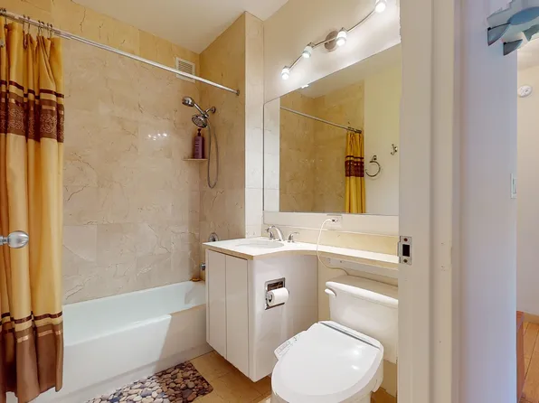 155 Oceana Drive East image 24 of 31