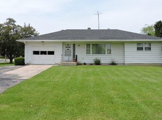 903 Edgewater Rd, Fort Atkinson, WI 53538