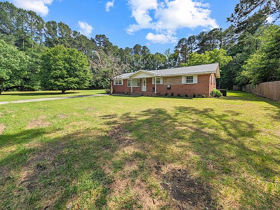 4th image of 1240 Glenwood Dr