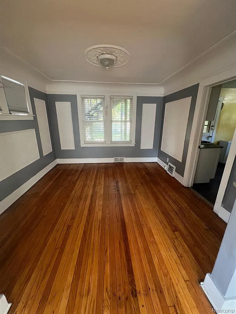 3 bed, 1.5 bath, 1250 sqft, $1,200 — Photo 4