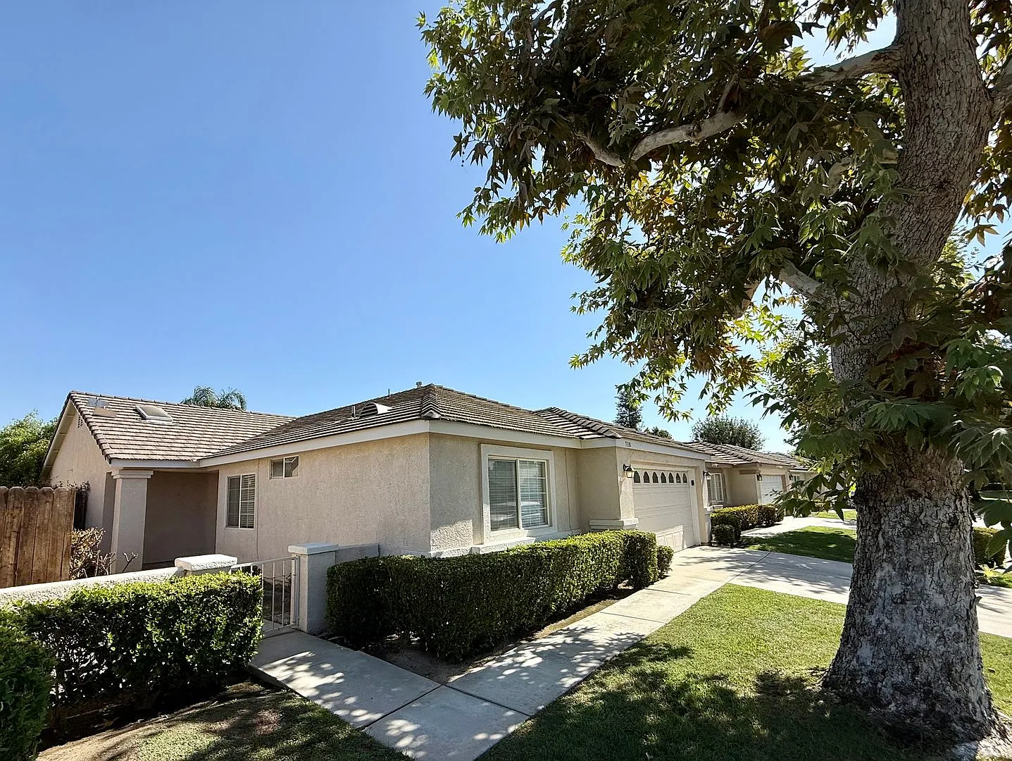 Beautiful Home in Silver Creek! — Photo 2