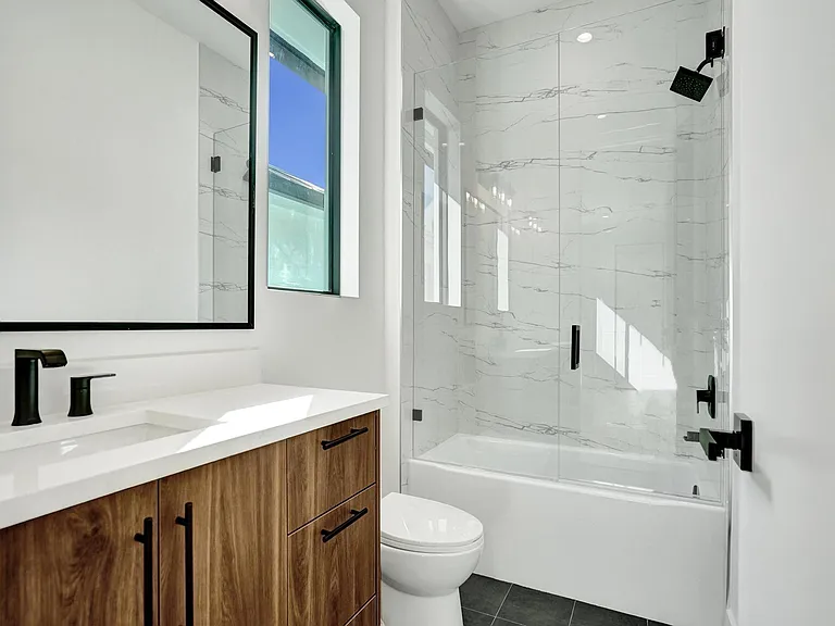 604 SW 7th Ave — Photo 46