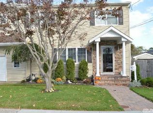 76 E Lido Prom, Lindenhurst, NY 11757