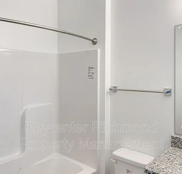 106 W 12th St #A — Photo 7
