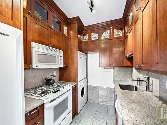 4th image of 130 E 94th St APT 7E