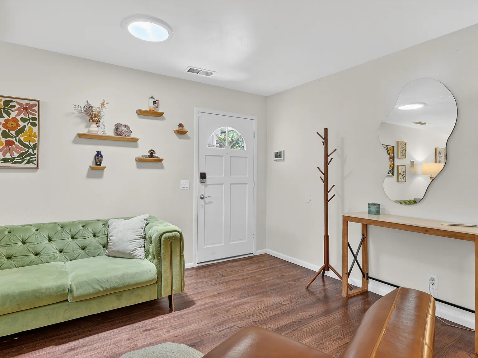 7107 Carriveau Ave NE — Photo 2