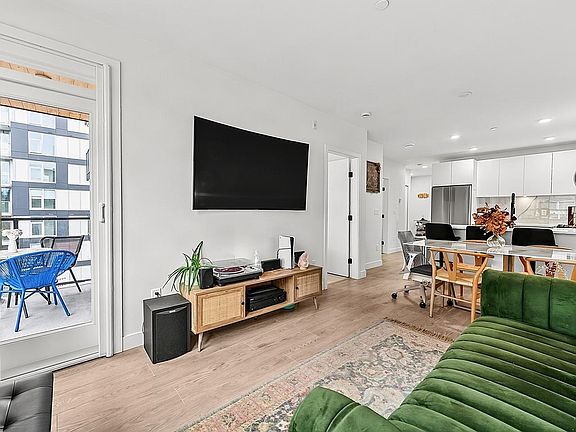 4th image of 13238 105th Ave #421