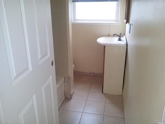 5th image of 601 Grennan Ave