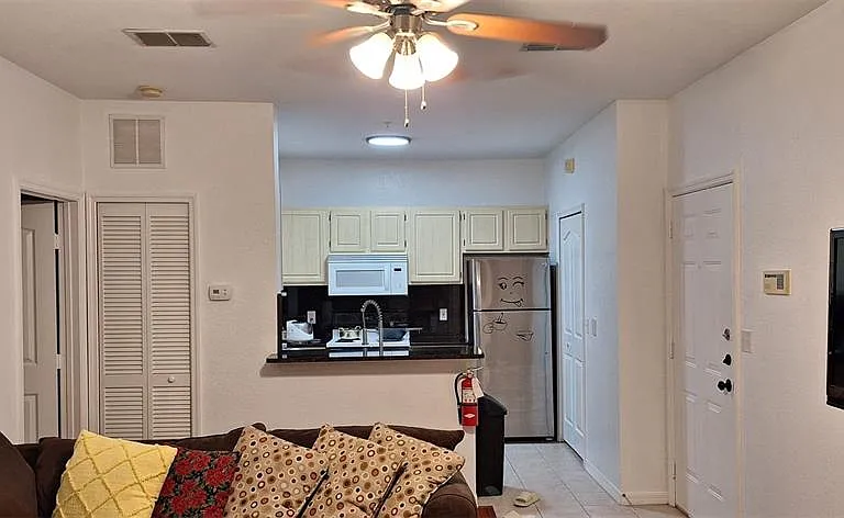 8927 Legacy Ct #201 — Photo 4