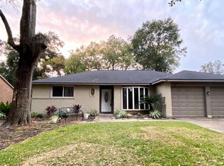 1915 Westlake Rd, Houston, TX 77062