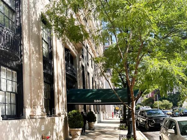 580 Park Avenue 2A1 image 15 of 16