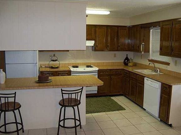 4th image of 2755 Dawes Ct