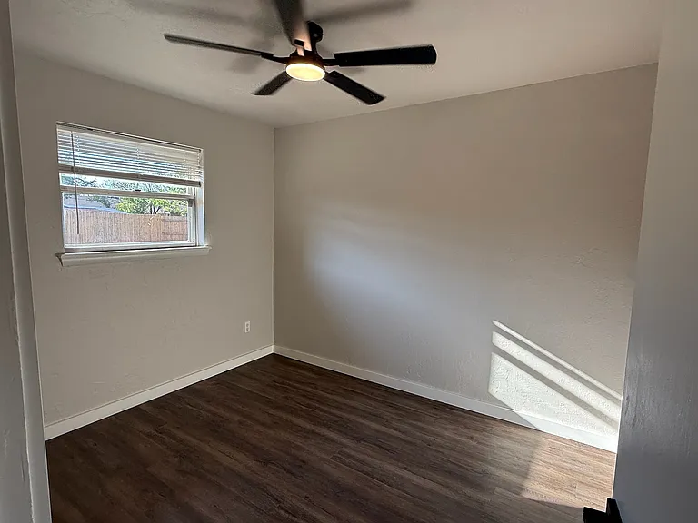 2209 Marshall Dr — Photo 41