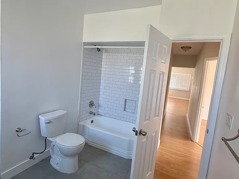 131 N Vega St — Photo 14