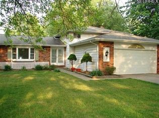 7033 Barton Rd, North Olmsted, OH 44070