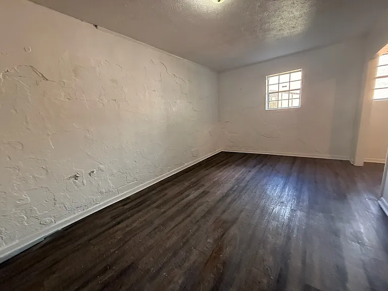 1071 Laurel Ln NW — Photo 18