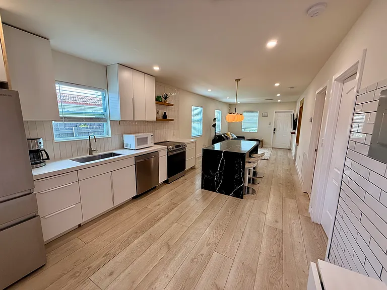 1332 NE 5th Ave #1 — Photo 10