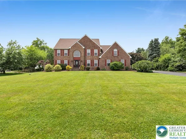 3830 McIntosh Dr N, Orefield, PA 18069