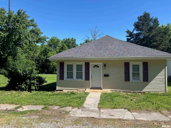 424 Mark St, Carterville, IL 62918