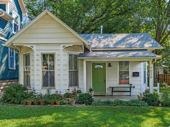 1040 Pennsylvania St, Lawrence, KS 66044