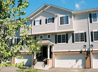 246 Timber Trails Blvd, Gilberts, IL 60136