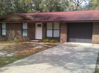 90 Hudson Dr, Freeport, FL 32439