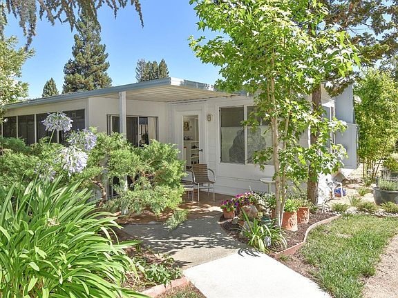 2nd image of 20 Los Robles Ct