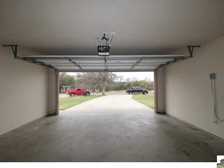 1128 Pheasant Cir — Photo 38