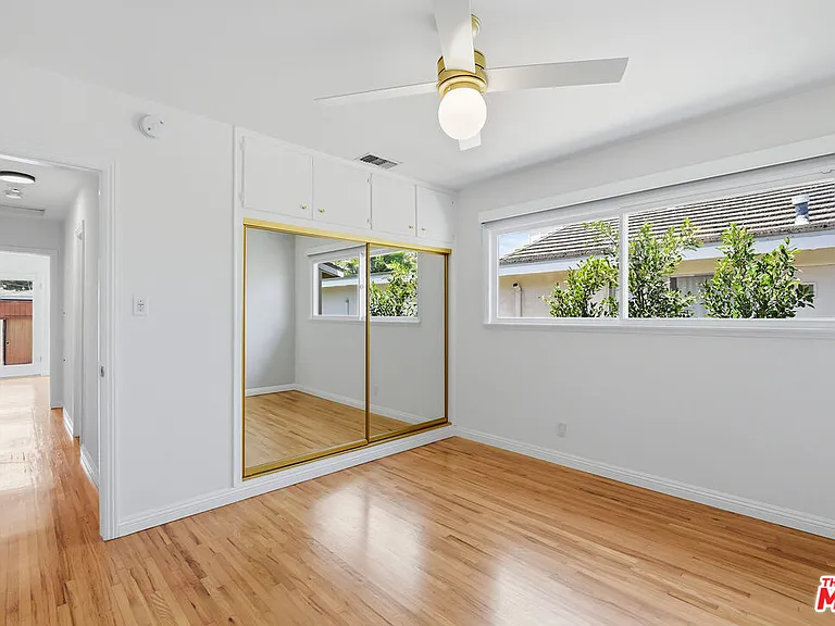 7424 W 81st St — Photo 11