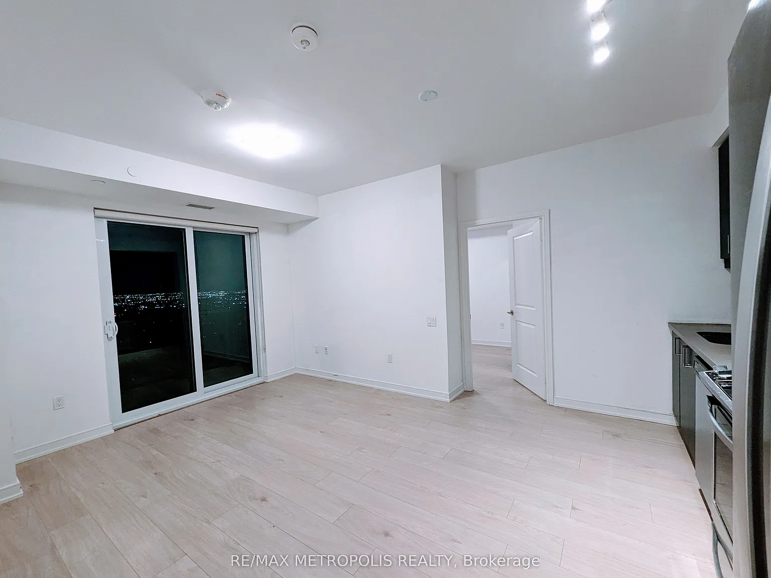 2 bed, $2,600 — Photo 3