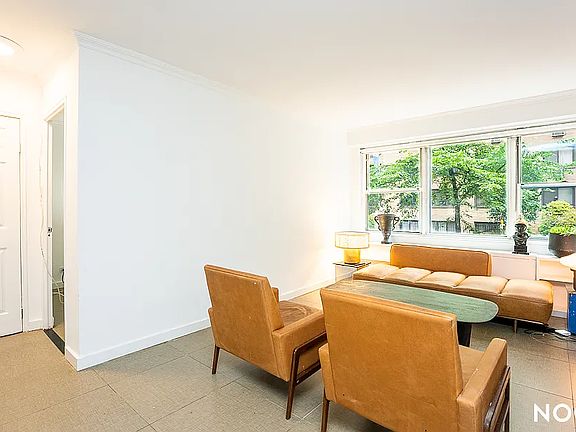 5th image of 10 W 15th St APT 207