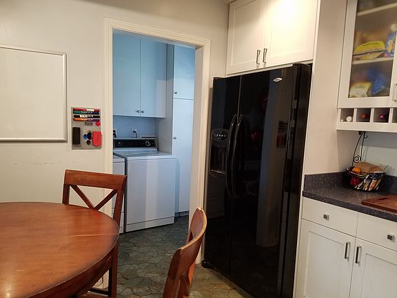 LAUNDRY ROOM W/OFFICE AREA!