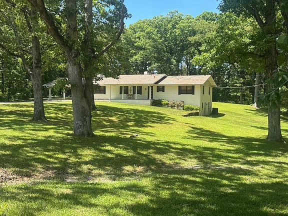 3rd image of 125 Collier Rd