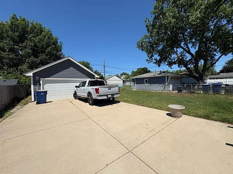 126 N Illinois Ave — Photo 17
