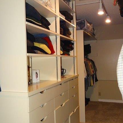 Walk-in Closet 