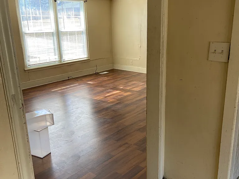 308 W Indiana Ave — Photo 5