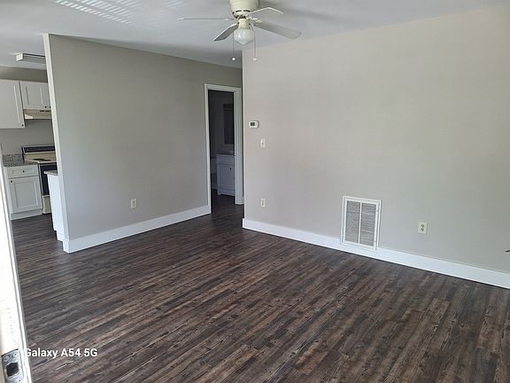 2nd image of 3309 Bridges St APT 31