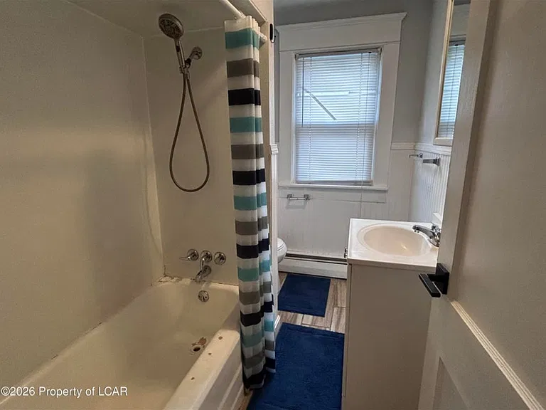 306 Roosevelt St #2 — Photo 3
