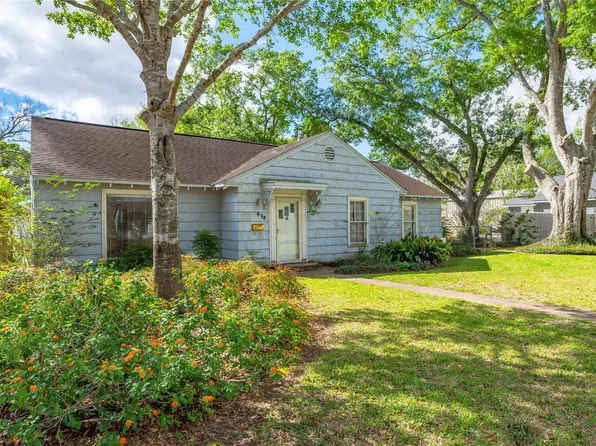 418 E Strand St, El Campo, TX 77437