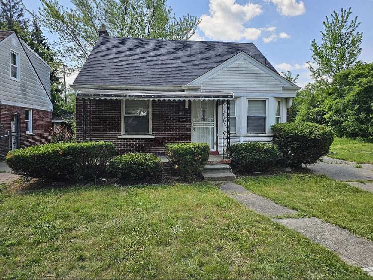 1st image of 16092 Coram St