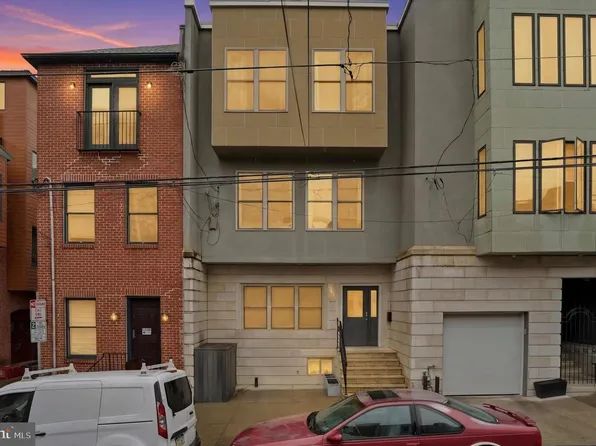 1011 N Orianna St, Philadelphia, PA 19123