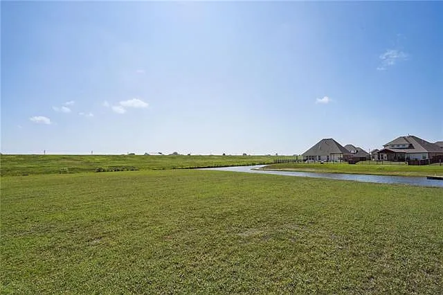 824 Lakeshore Village Dr — Photo 14