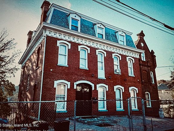 4th image of 21 Court St