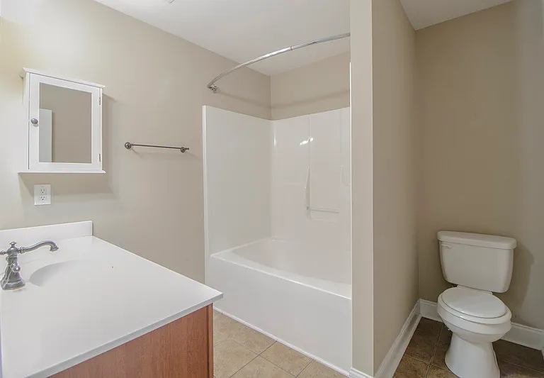 605 Anderson Dr — Photo 10
