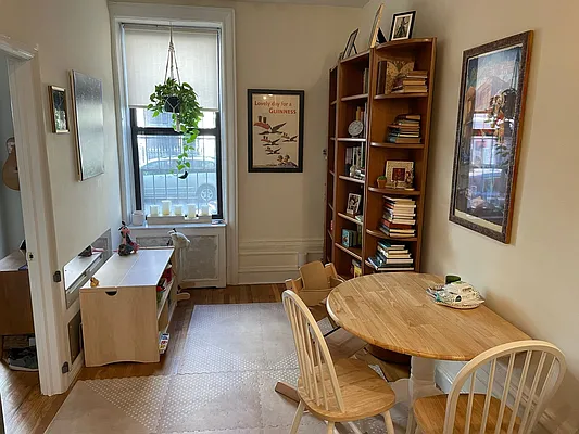 Rented by Five Town Global Realty | media 23