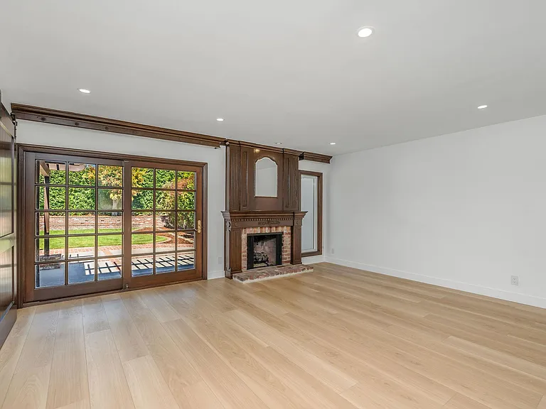 1314 Glenavon Ave — Photo 6